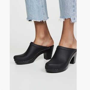 No. 6 Old School Clogs in Black/Black